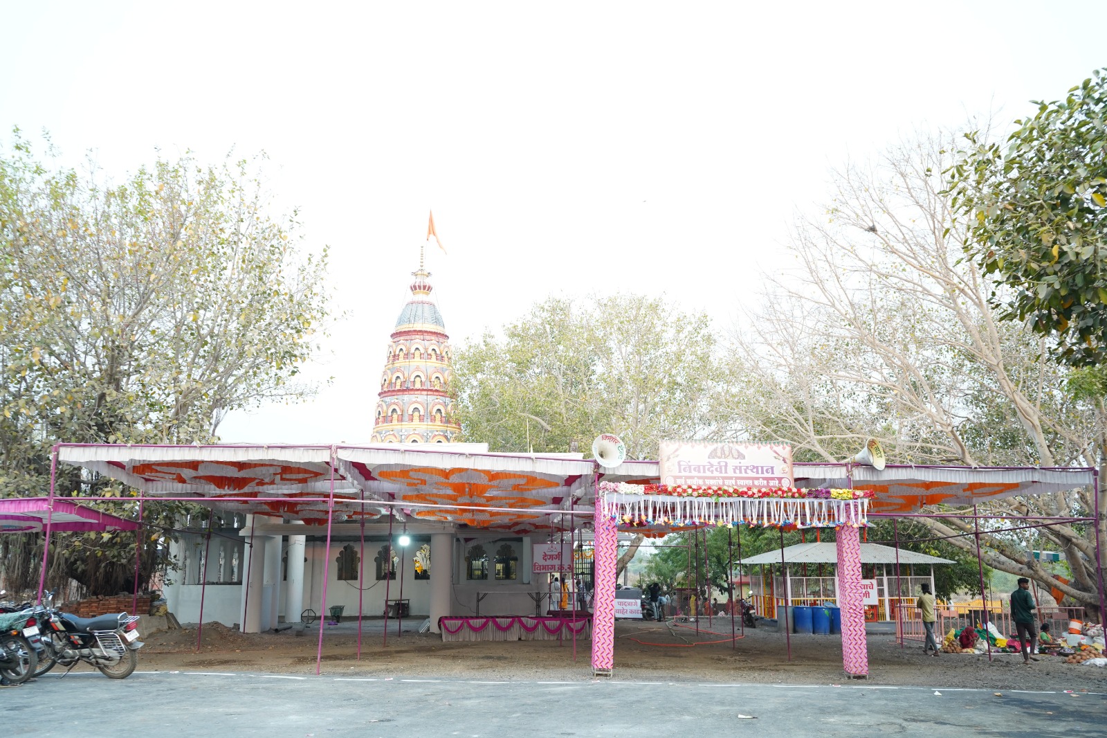 मंदिर दृश्य ५